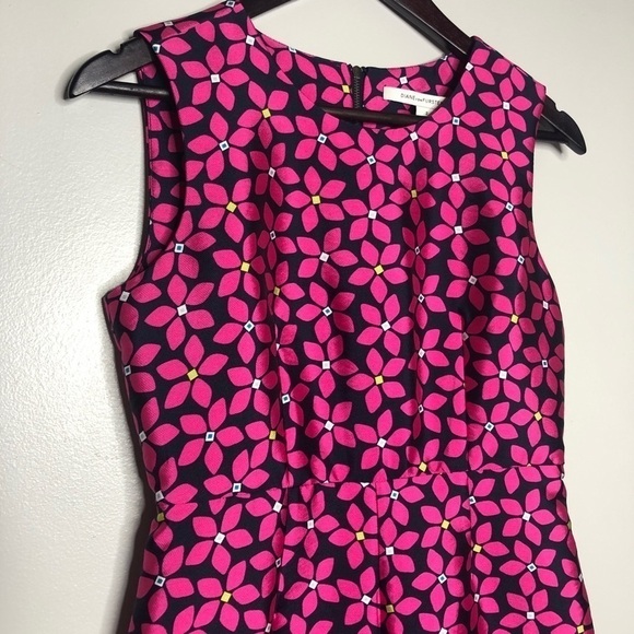 Diane Von Furstenberg Carpreena Sleeveless Floral Dress - Picture 3 of 8